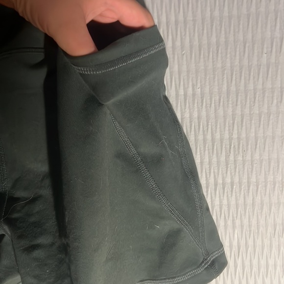 Old navy bike shorts - Picture 3 of 4